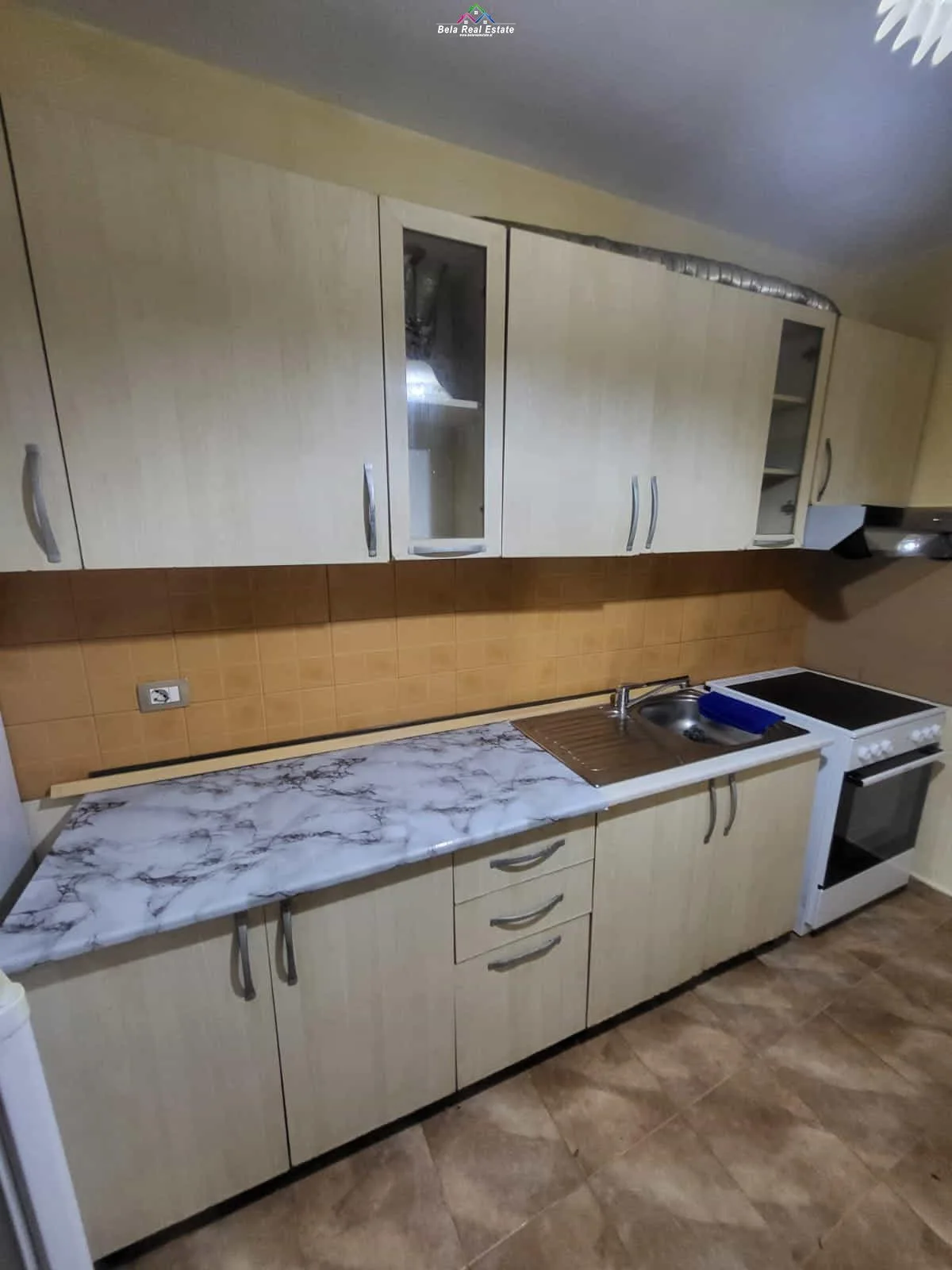 Vile Me Qera 2+1 Tek Ish Tregu Elektrik ( ID BV22564) Tirane