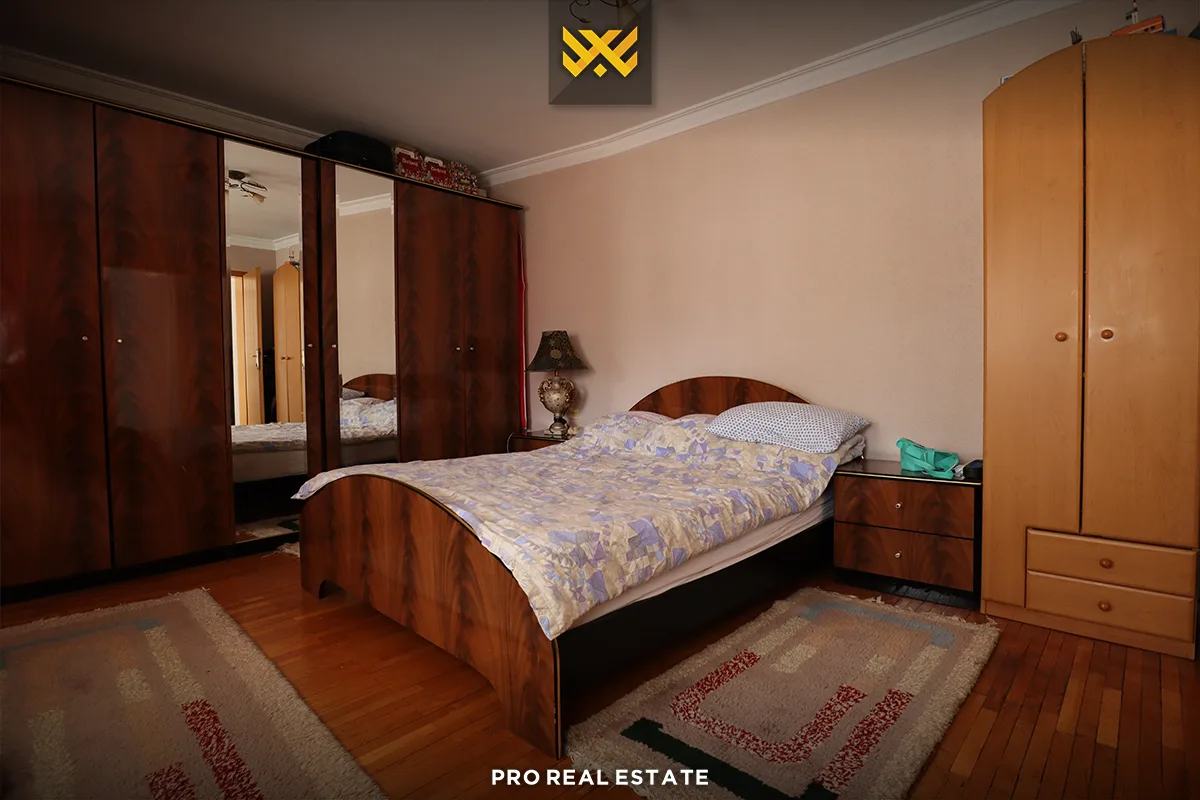 Shtëpi 322m² për #SHITJE në Lagjen Medrese.