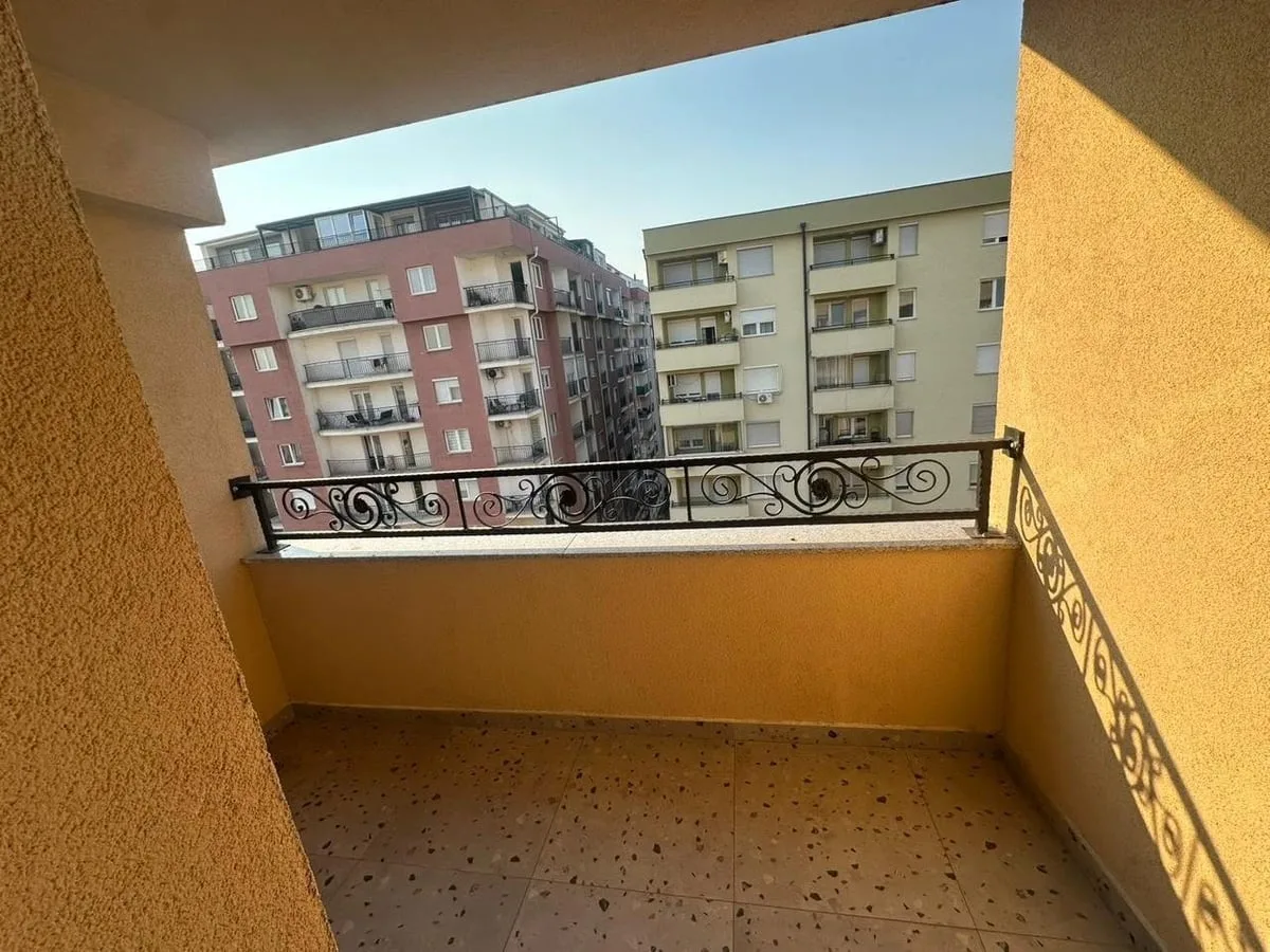 Banesë me qira 1+1 në Fushë Kosovë