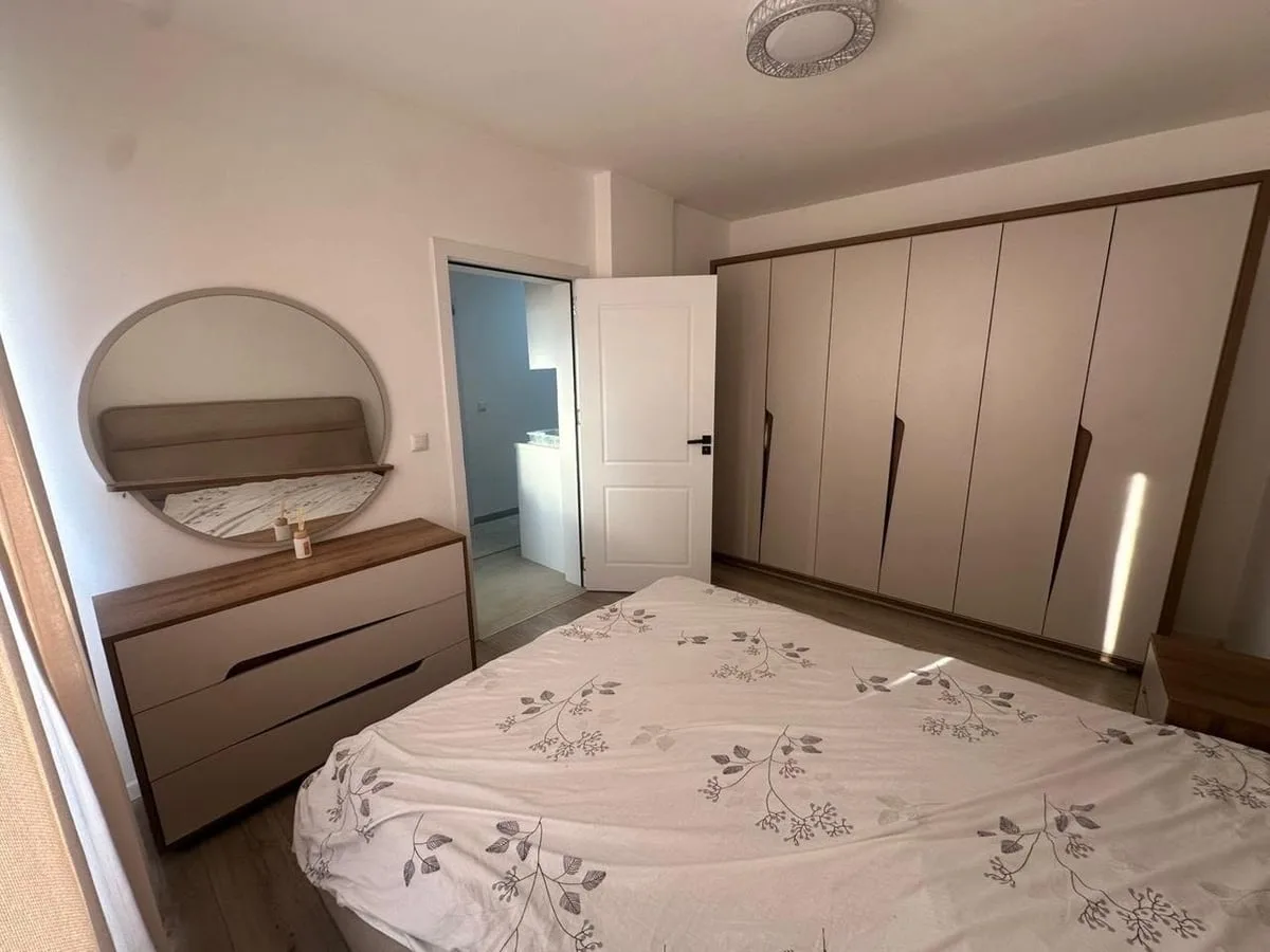 Banesë me qira 1+1 në Fushë Kosovë