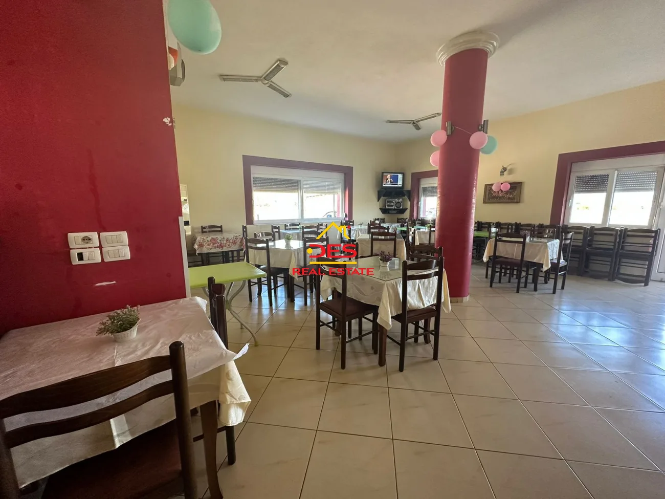 Shitet ambient biznesi + shtepi private ne bajkaj , sarande