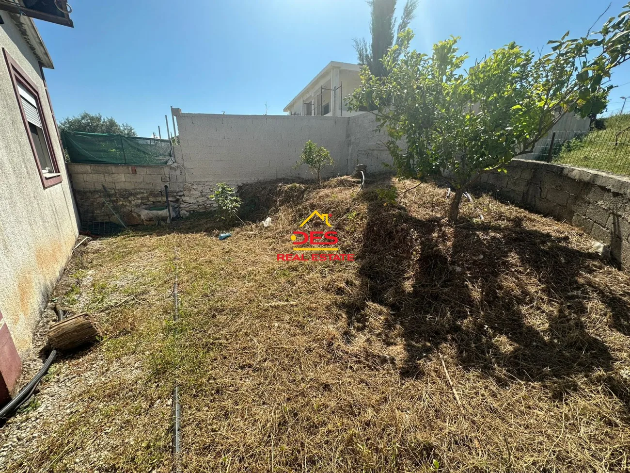 Shitet ambient biznesi + shtepi private ne bajkaj , sarande