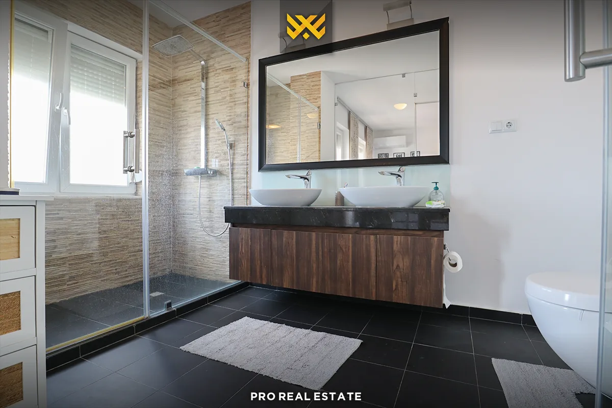 Penthouse 175m² + 52m² për #SHITJE në Dragodan