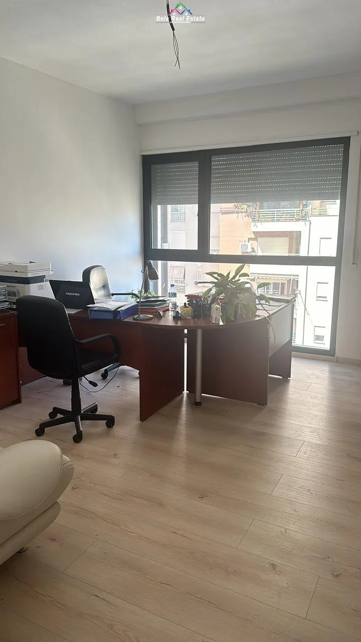 Zyre me Qera Tek Kompleksi Panorama (ID BZ2349) Tirane.