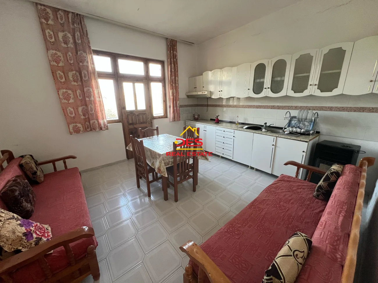 Shitet shtëpi private 2 katëshe në armen, vlorë
