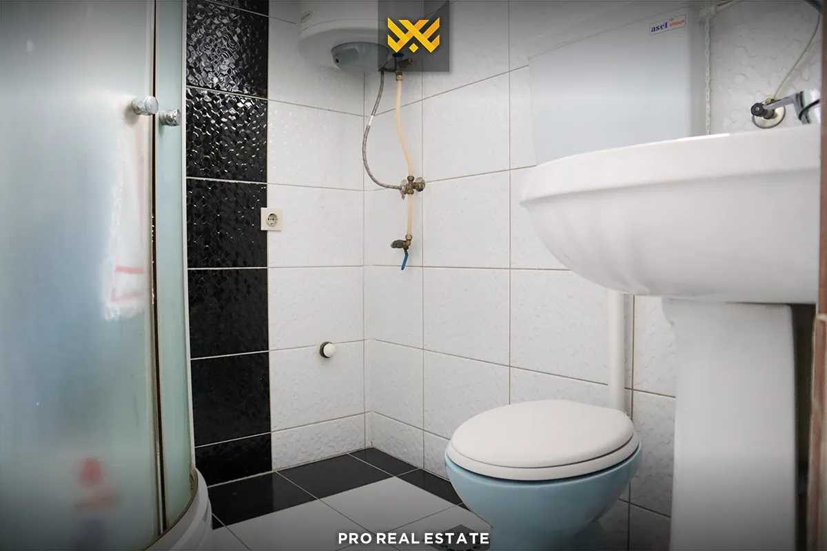 Shtëpi 198m² dhe 182m² për #SHITJE në Taslixhe.