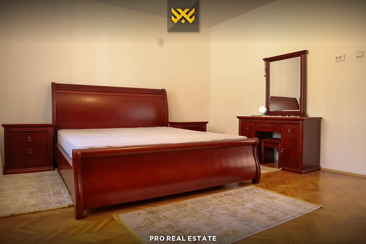 Shtëpi 198m² dhe 182m² për #SHITJE në Taslixhe.