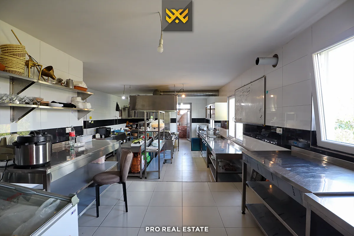 Lokal 450m² me #QIRA në Lagjen Vreshta