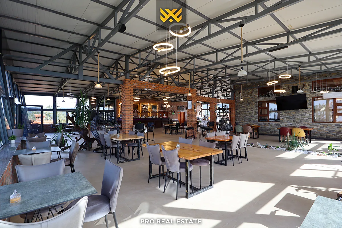 Lokal 450m² me #QIRA në Lagjen Vreshta
