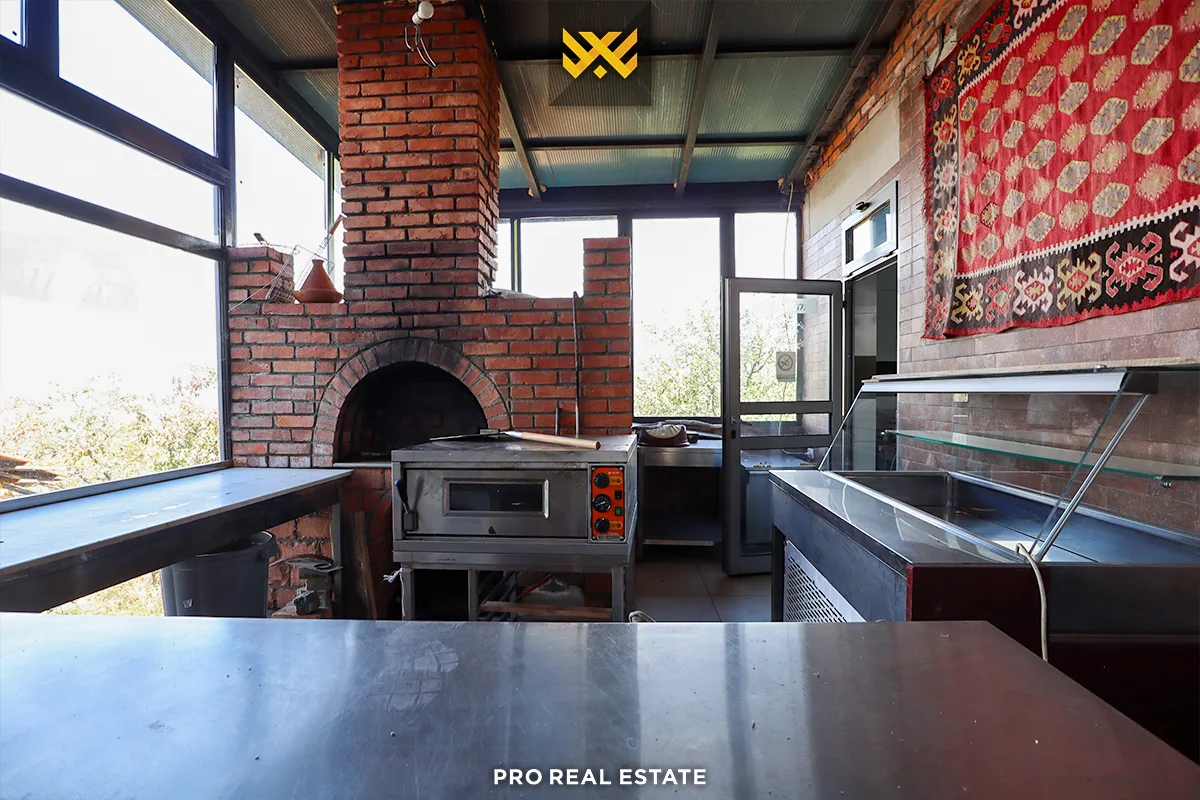 Lokal 450m² me #QIRA në Lagjen Vreshta