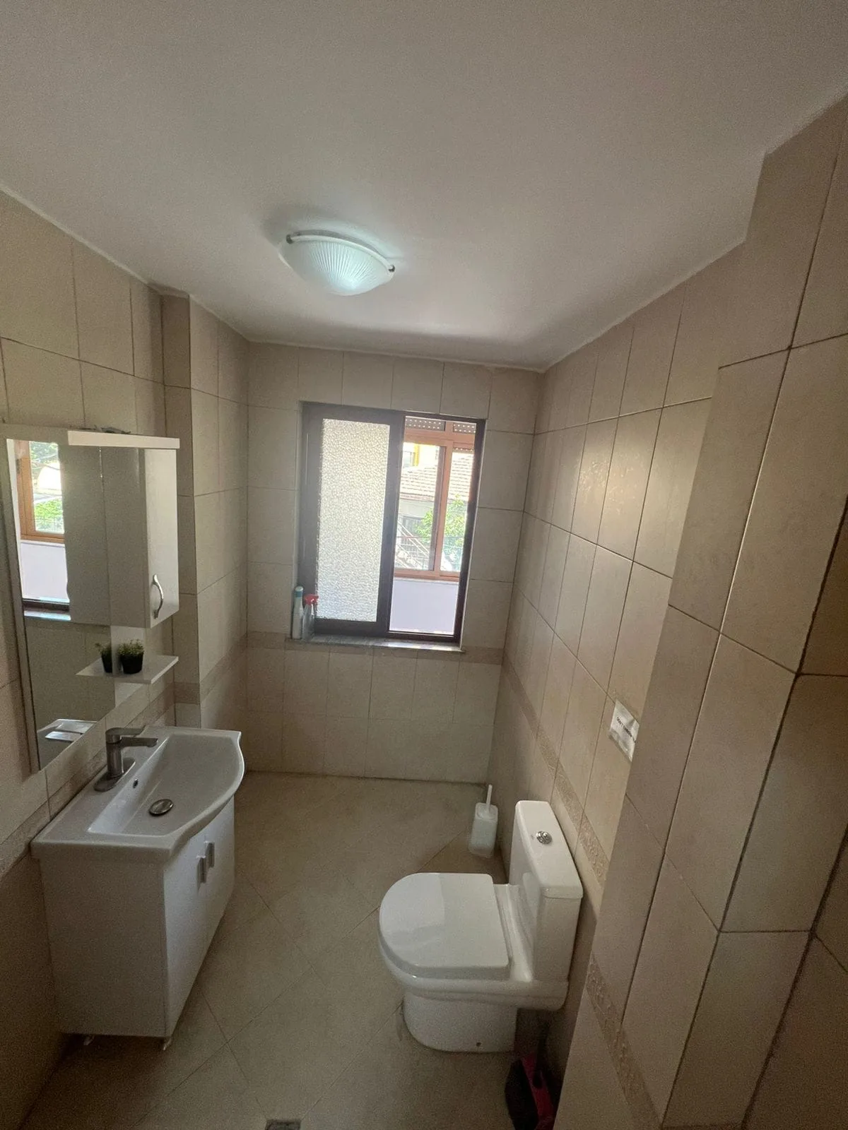 Zyre Me Qera 2+1 Tek Rruga e Bogdaneve (ID BZ2626) Tirane