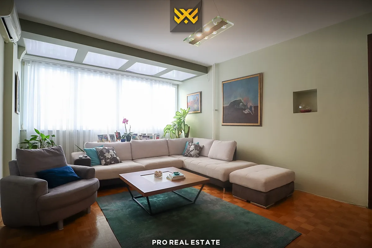 Banesë 90m² për #SHITJE në Qendër.