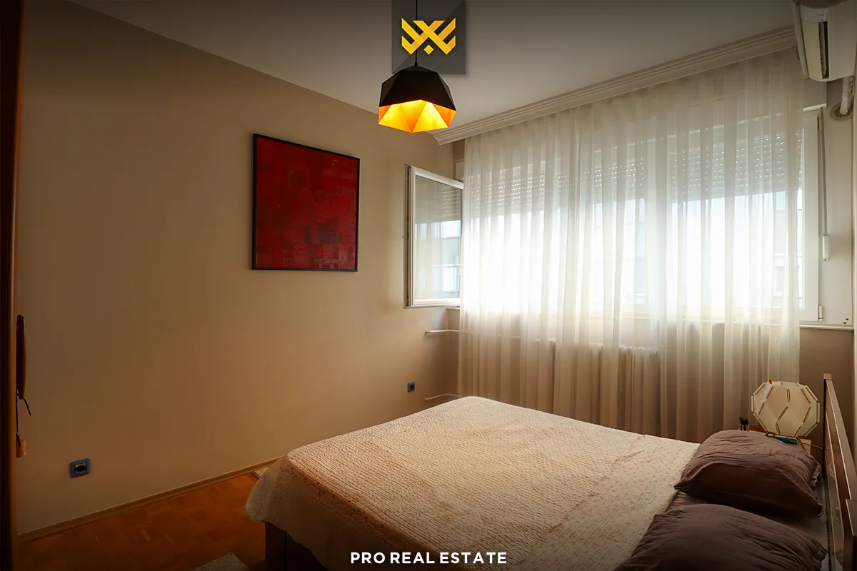 Banesë 90m² për #SHITJE në Qendër.