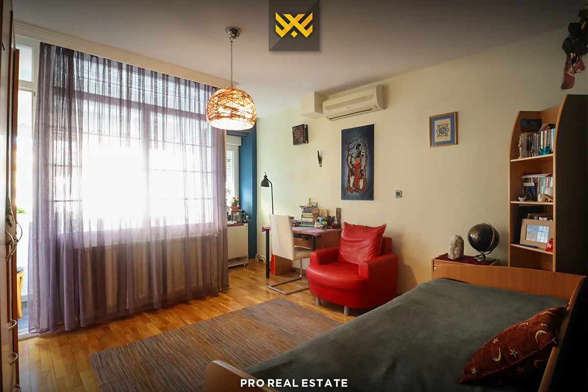 Banesë 90m² për #SHITJE në Qendër.