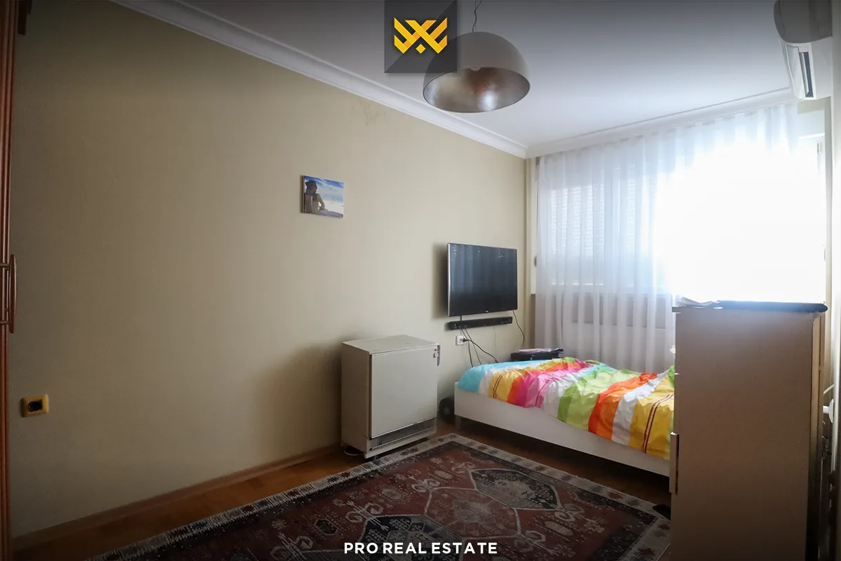 Banesë 90m² për #SHITJE në Qendër.