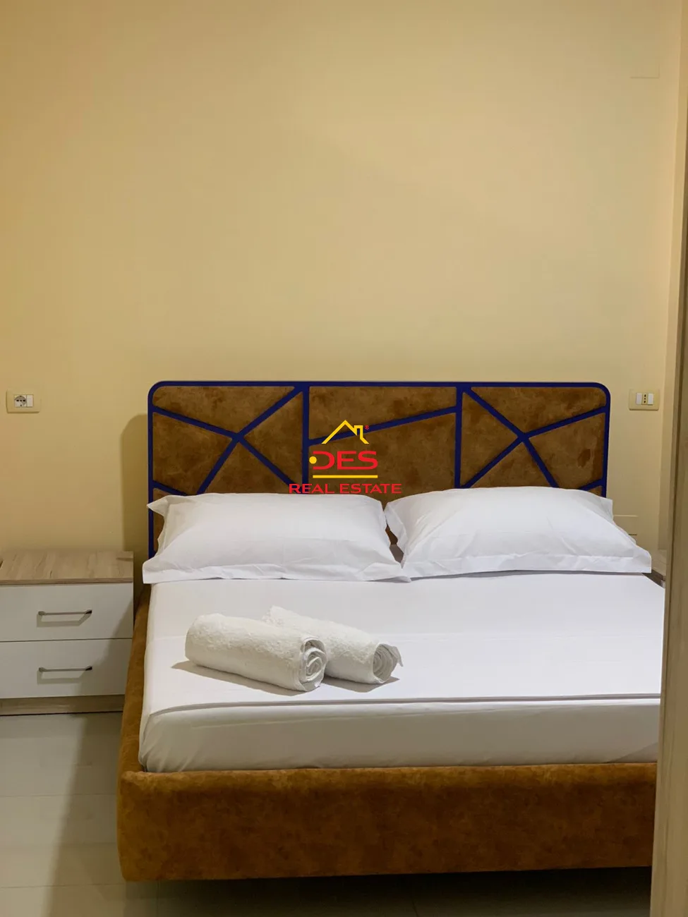 Jepet me qira apartament 2+1 pran portit ,vlorë!