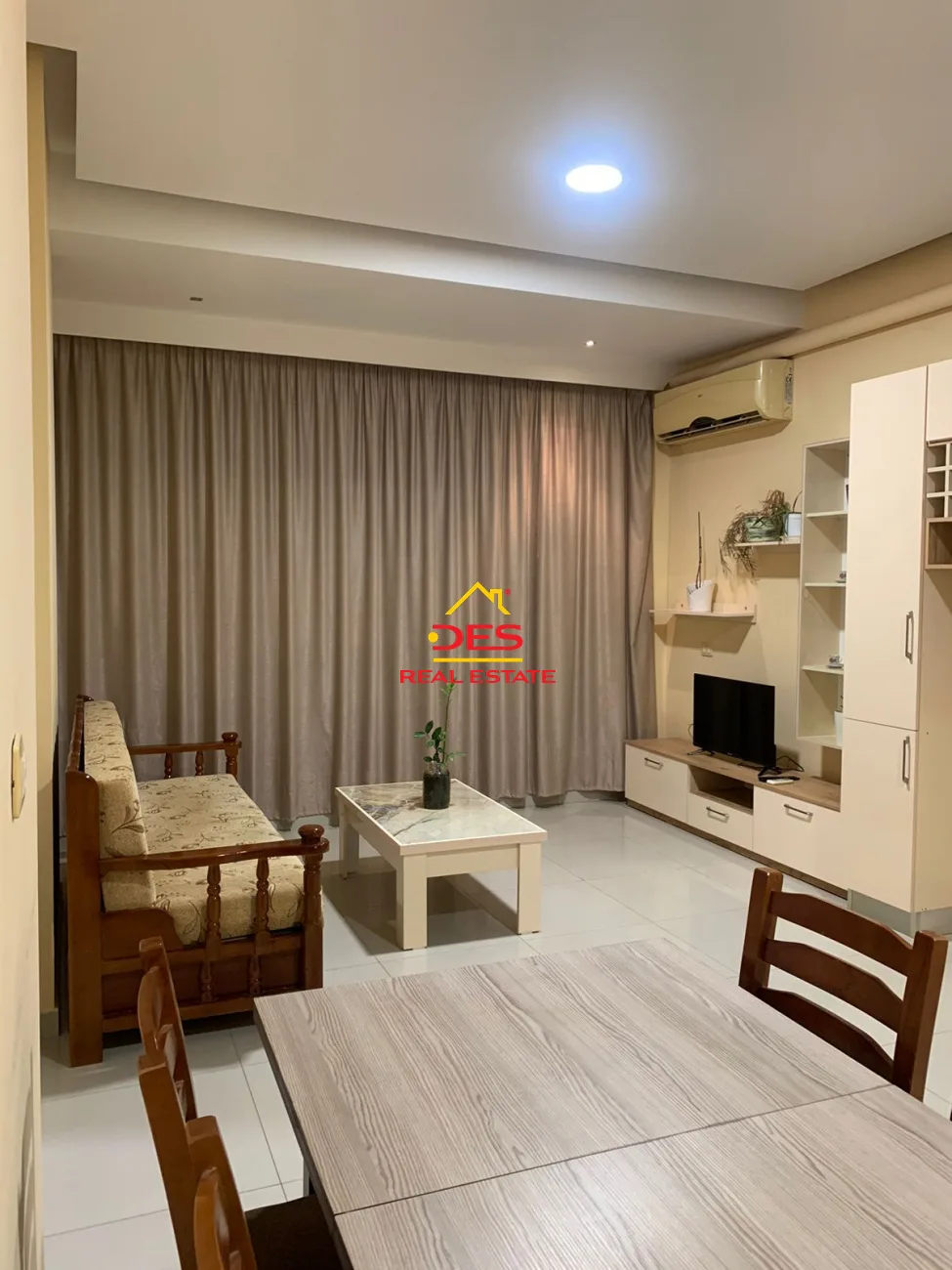 Jepet me qira apartament 2+1 pran portit ,vlorë!