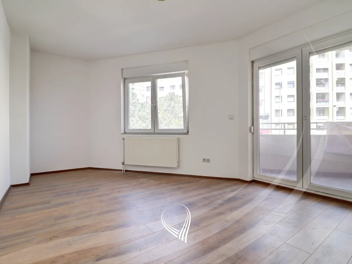 Zyre me 4 dhoma pune me qira në lagjen Arbëria – Dragodan