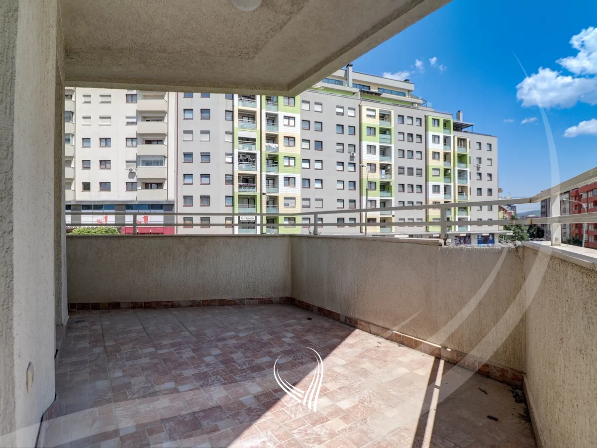 Zyre me 4 dhoma pune me qira në lagjen Arbëria – Dragodan