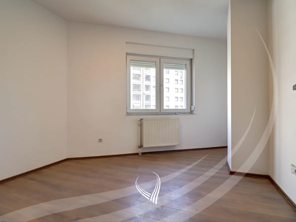 Zyre me 4 dhoma pune me qira në lagjen Arbëria – Dragodan