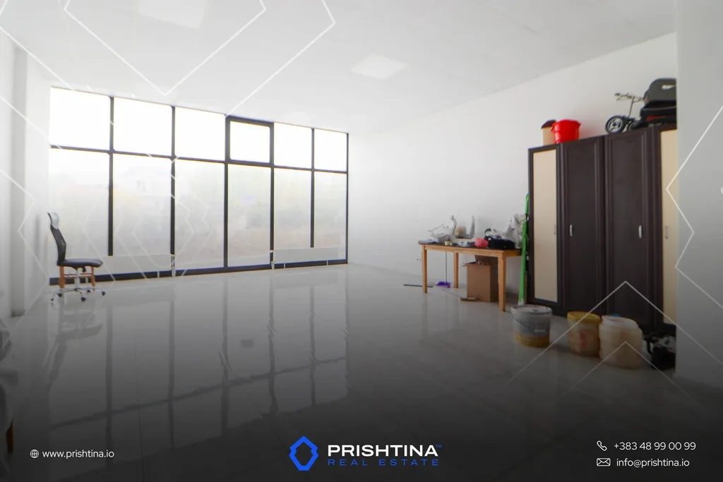 Lokal me qira 51m² te Rruga B