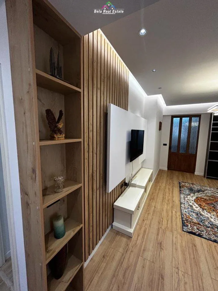 Apartament Me Qera 2+1 Tek Myslym Shyri (ID B2201727) Tirane