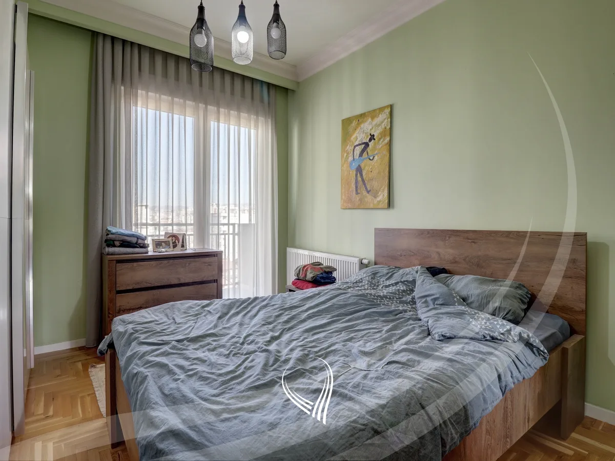 Penthouse me 3 dhoma gjumi me qira në lagjen Kalabria – Emshir