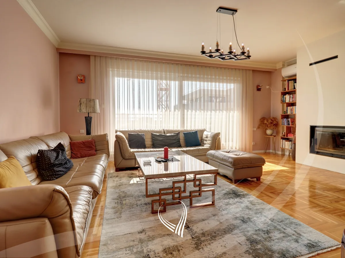 Penthouse me 3 dhoma gjumi me qira në lagjen Kalabria – Emshir