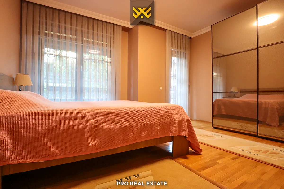 Shtëpi 640m² për #SHITJE në Velani