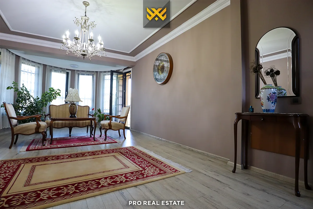 Shtëpi 640m² për #SHITJE në Velani