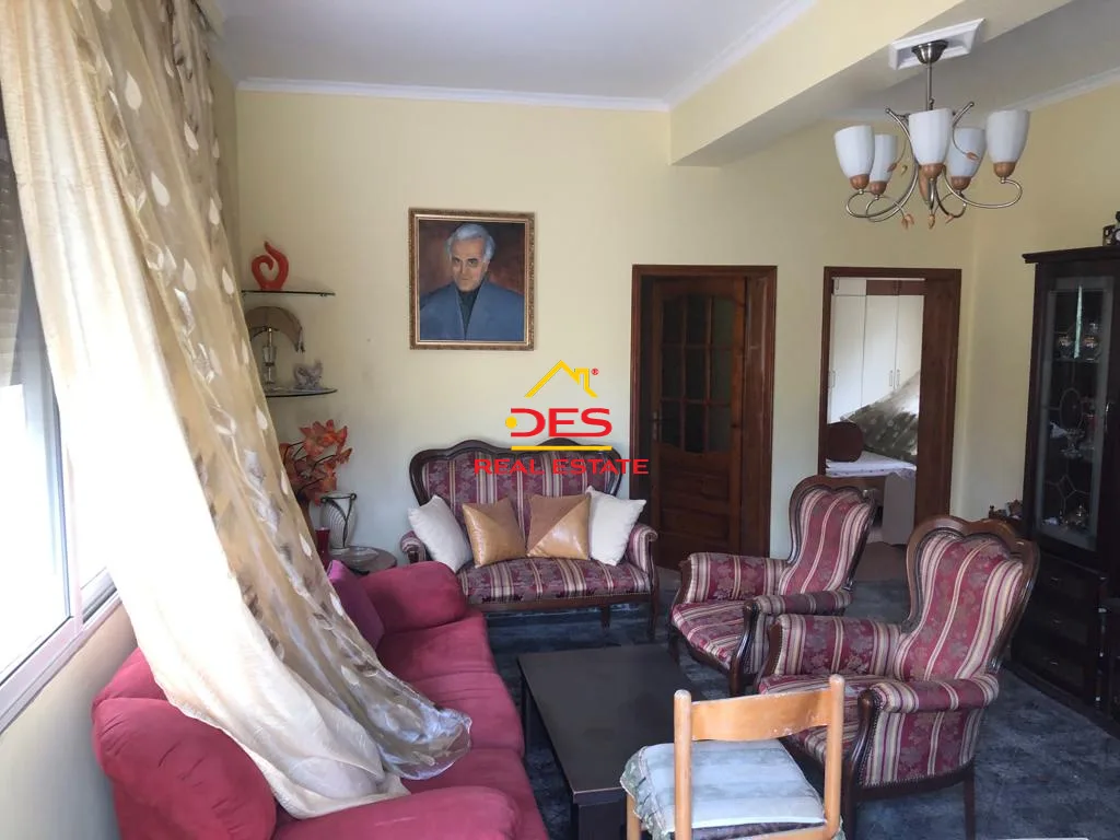 Shitet vilë 3-kate pranë elektrikut,vlorë