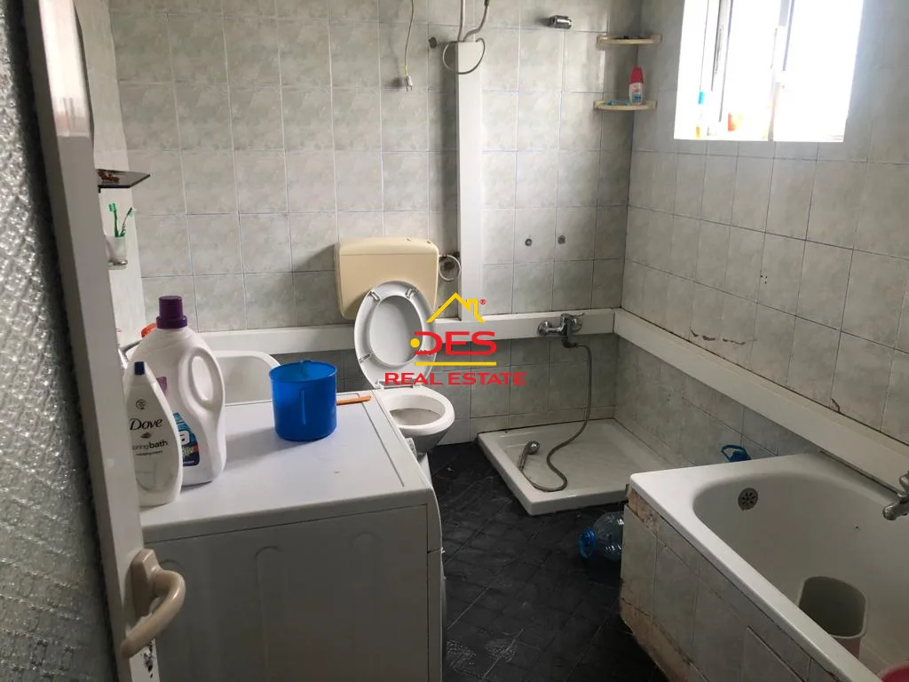 Shitet vilë 3-kate pranë elektrikut,vlorë