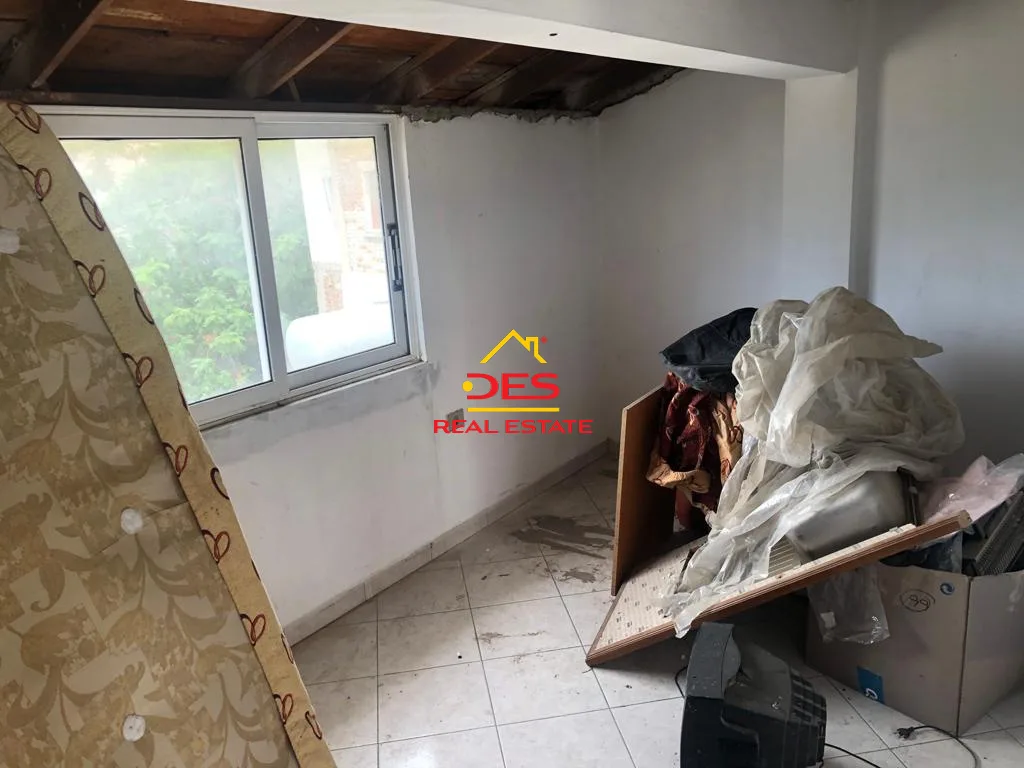 Shitet vilë 3-kate pranë elektrikut,vlorë