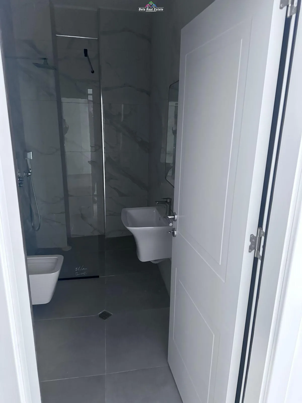 Zyre Me Qera 1+1 Tek 5 Maji (ID BZ2953) Tirane
