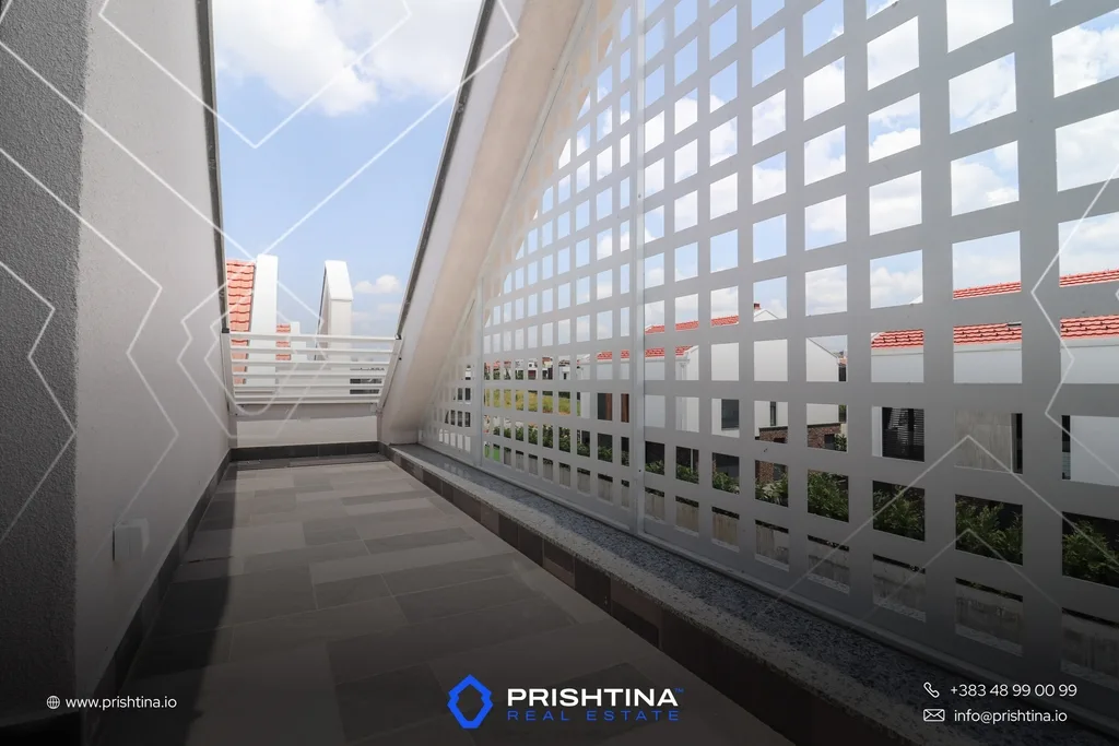 Shtepi ne #shitje 250m² (3 ari, 2 oborre) në Nest Living