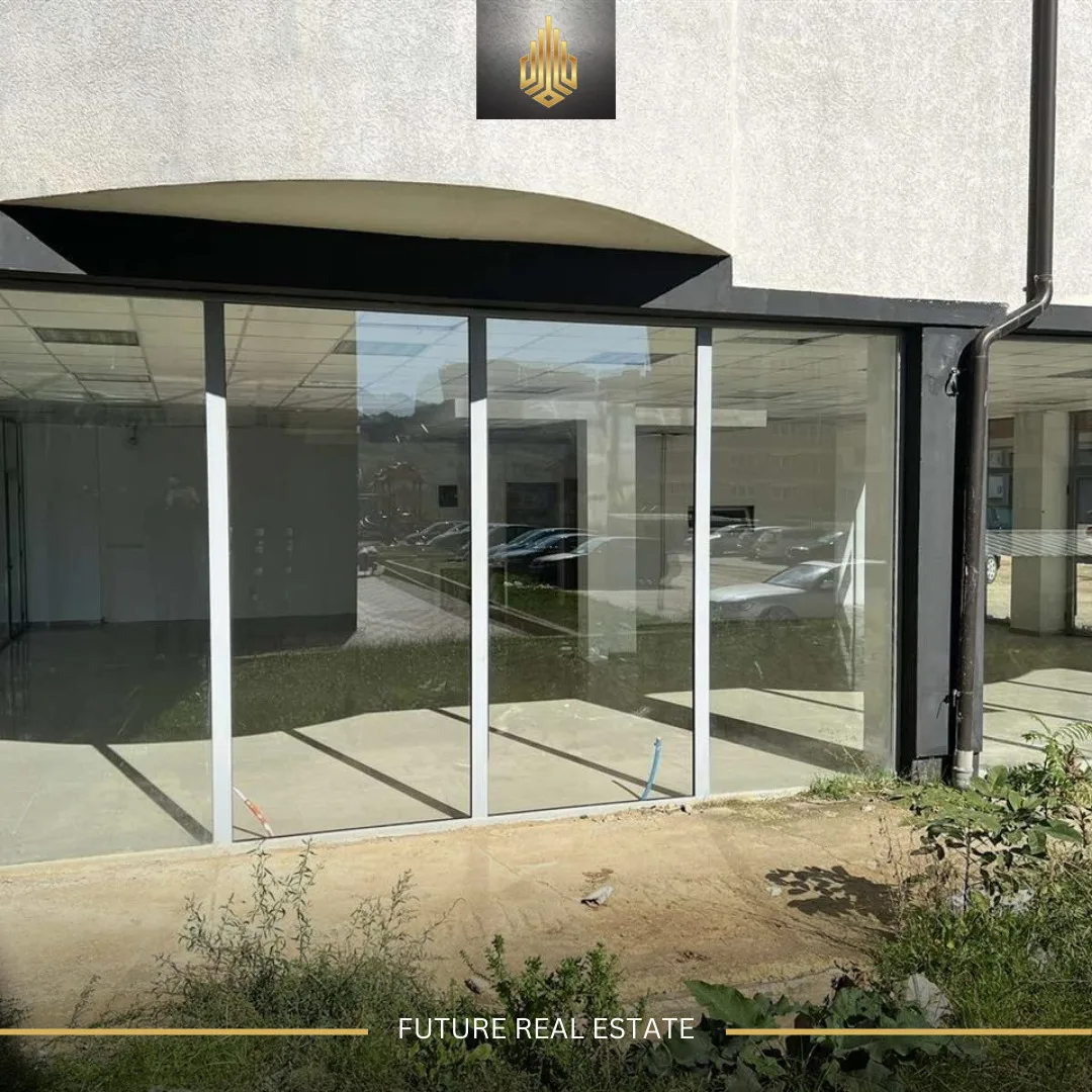 Lokal me QERA/190m²