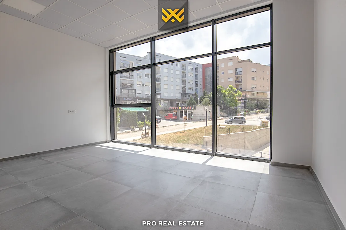 Lokal 125m² me #QIRA në Rrugën B.