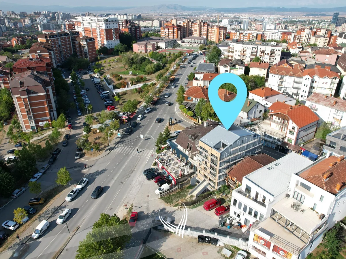 Objekt afarist 579m2 me qira në lagjen Bregu i Diellit