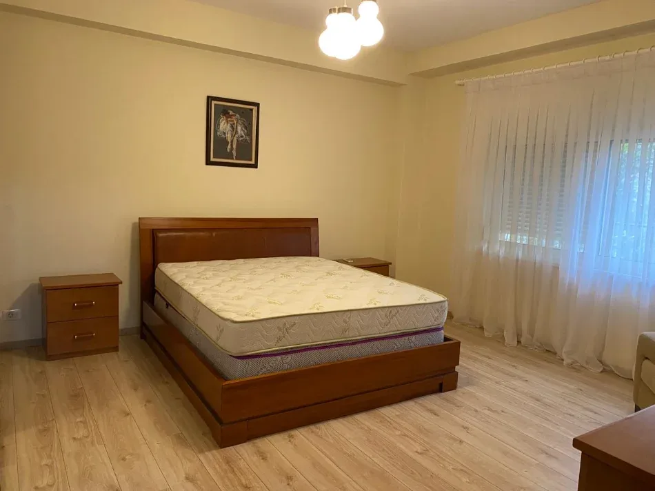 Apartament me Qera 2+1 Tek Brryli (B2201948) Tirane