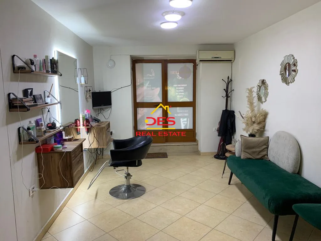 Shiten 2-ambjente biznesi në një nga zonat kryesore të qytetit,elbasan.