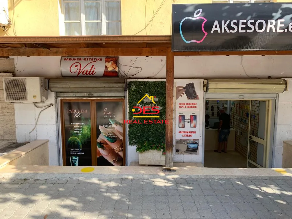 Shiten 2-ambjente biznesi në një nga zonat kryesore të qytetit,elbasan.
