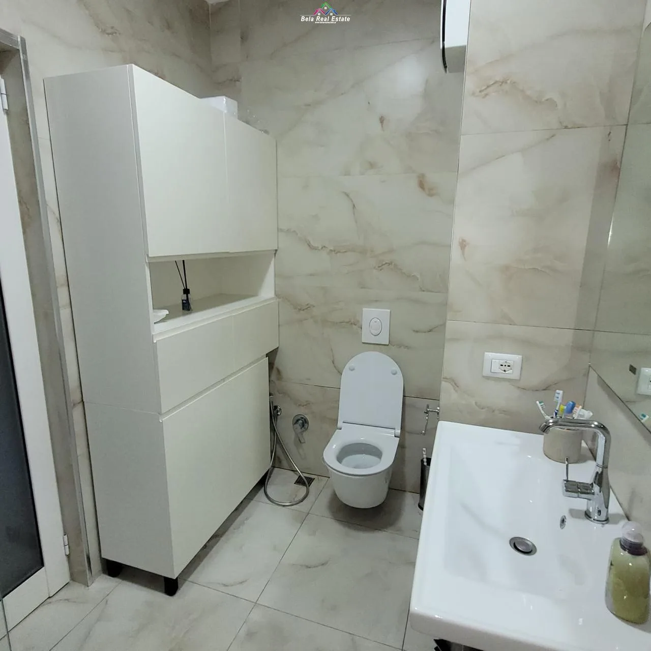 Apartament me Qera 2+1 tek Ish Fusha e Aviacionit (ID B2201699) Tirane