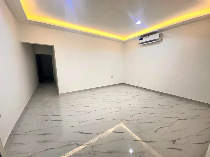 Dyqan Me Qera prane Gjimnazit Partizani (ID BD21729) Tirane