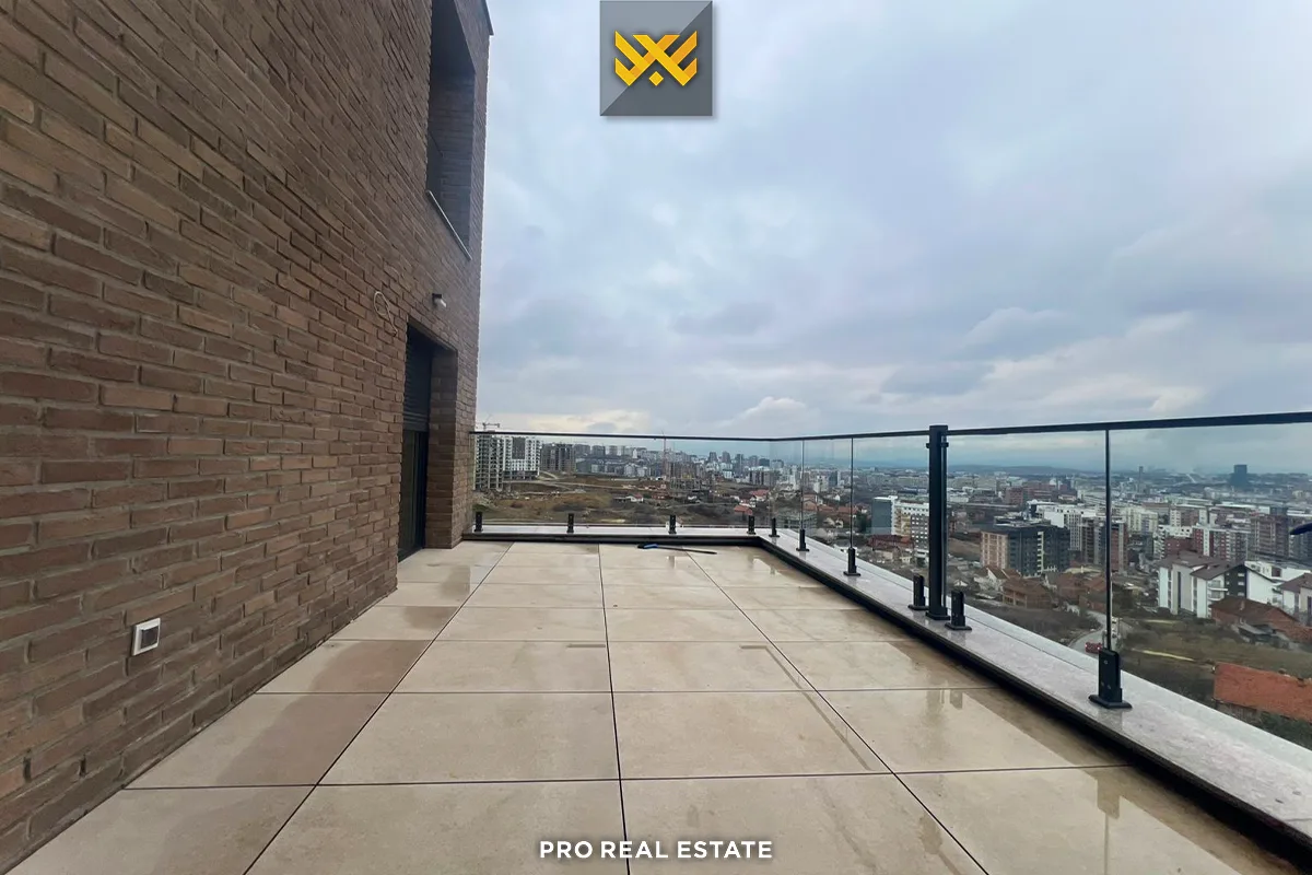 Banesë 111m² + 25m² për #SHITJE te Prishtina e Re