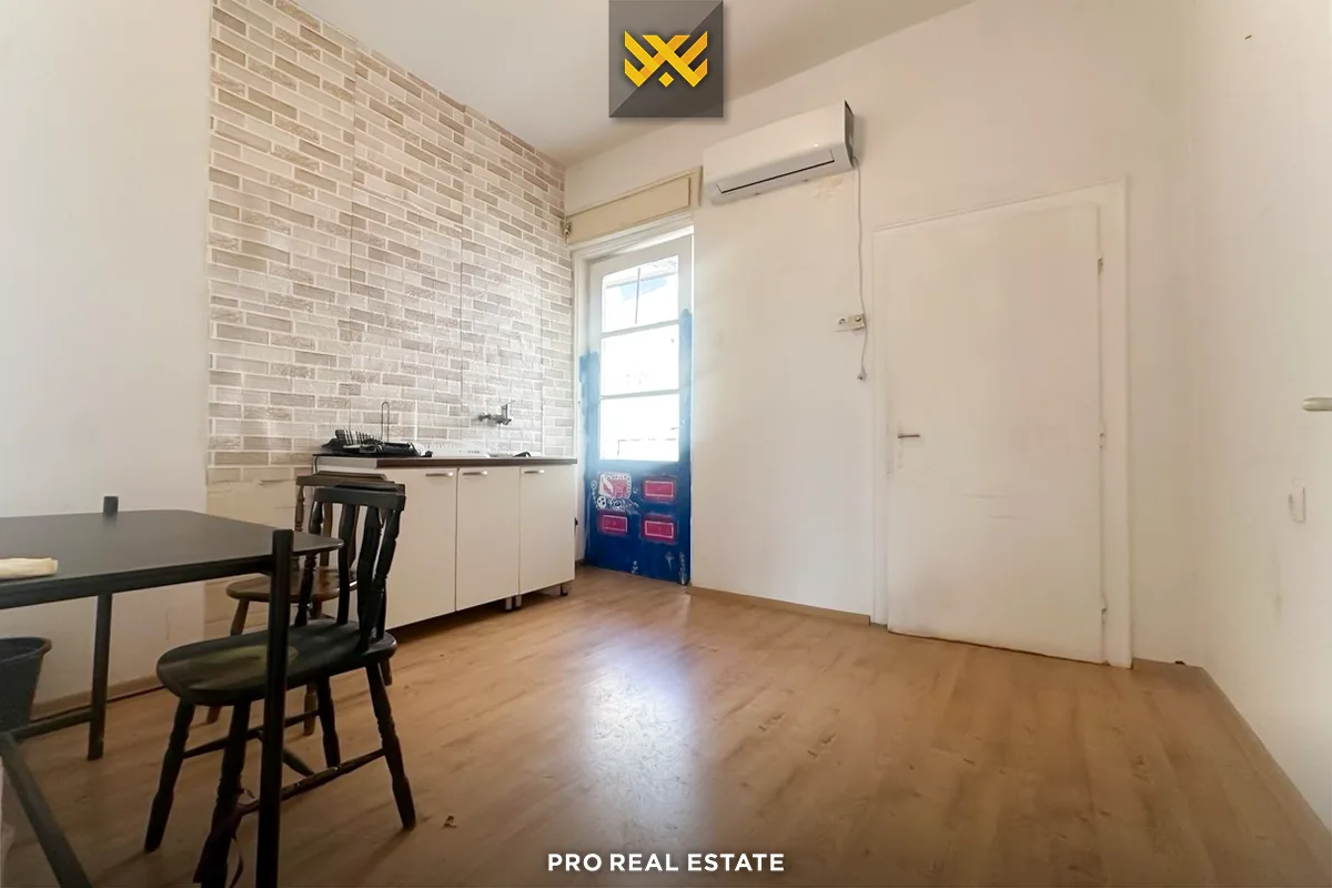 Zyrë 85m² me #QIRA në Qendër