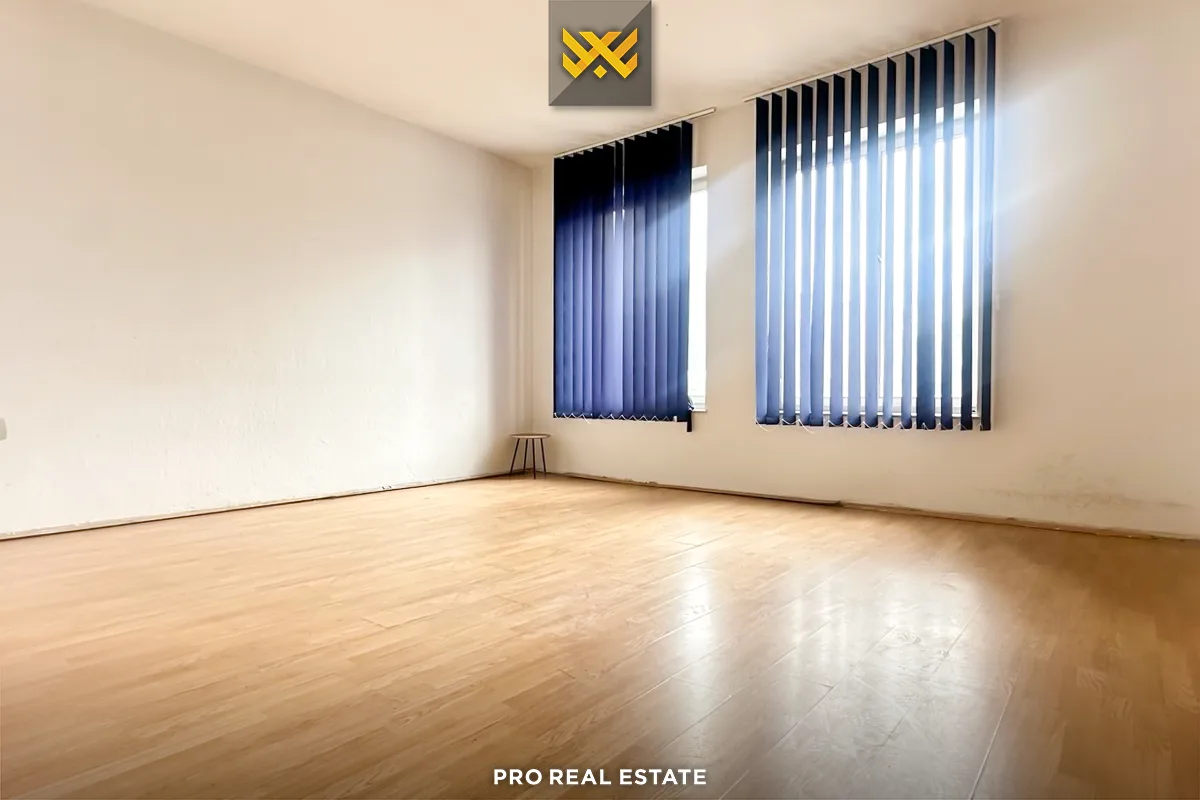 Zyrë 85m² me #QIRA në Qendër