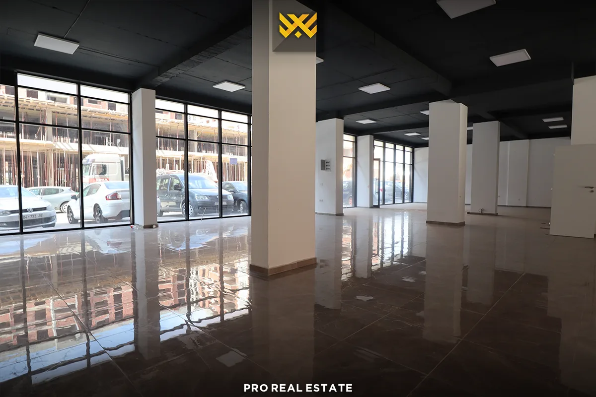 Lokal 317m² me #QIRA në Fushë Kosovë.