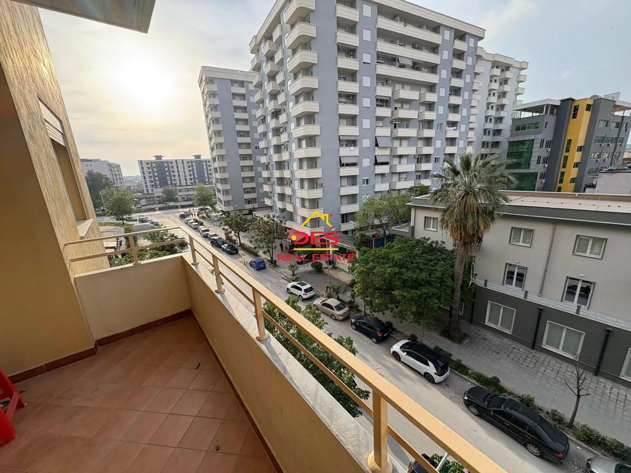 Jepet me qira apartament 2+1+2 përball shkollës “drita e dijes” , vlorë