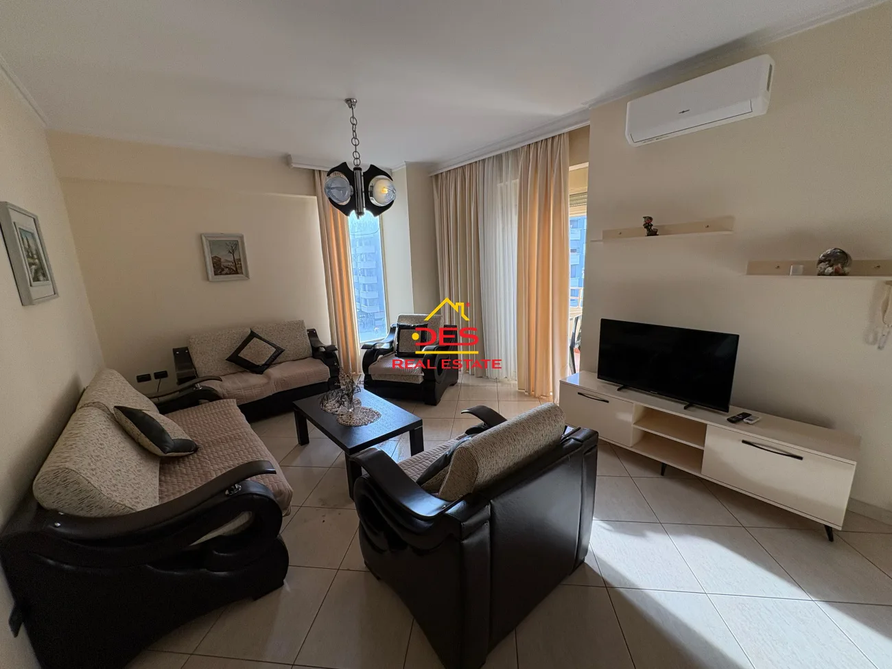 Jepet me qira apartament 2+1+2 përball shkollës “drita e dijes” , vlorë