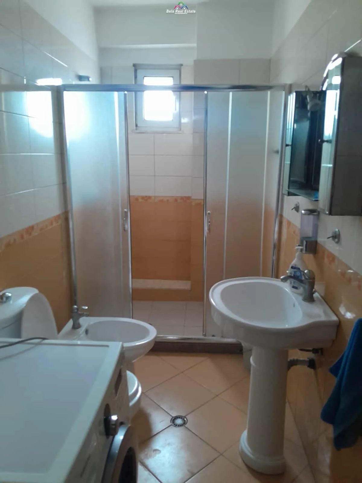 Apartament Me Qera 2+1+2 Tek Rruga e Kavajes (ID B2201226) Tirane